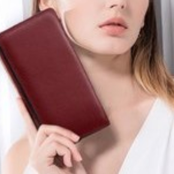 RED LEATHER 20 CARD ORGANIZER/WALLET - Picture 6 of 9